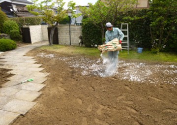 久留米市　T様邸　芝張り工事8